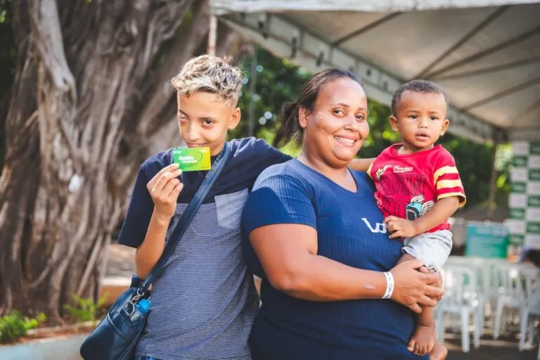 Entrega do cartão Goiás + Inclusivo
