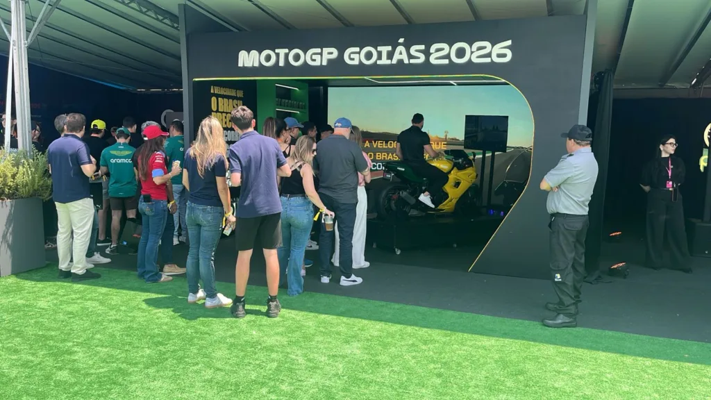 Estande Moto GP em Interlagos recebe público
