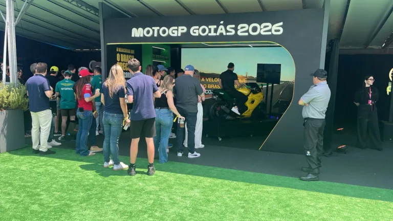 Estande Moto GP em Interlagos recebe público