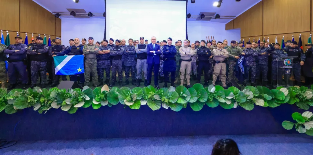 Caiado recebe forças de segurança de 21 estados