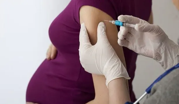 SUS oferece vacina contra vírus sincicial respiratório para gestantes a partir de dezembro
