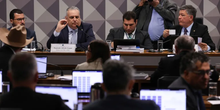 CPMI do INSS rejeita convocar Lulinha e o ministro Jorge Messias