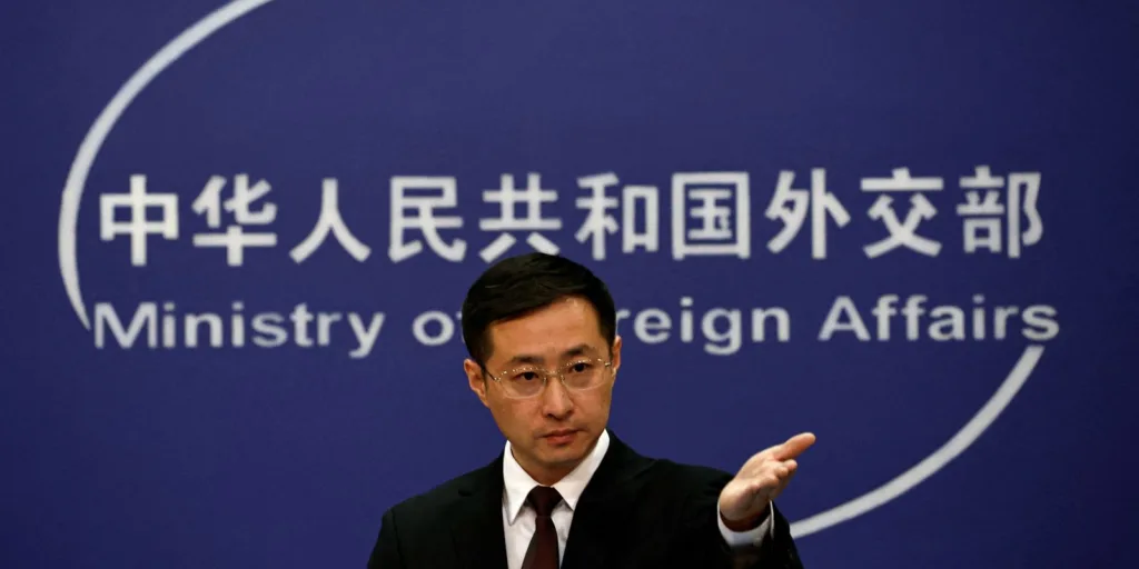 China diz que interceptação de navios pelos EUA é "violação grave"