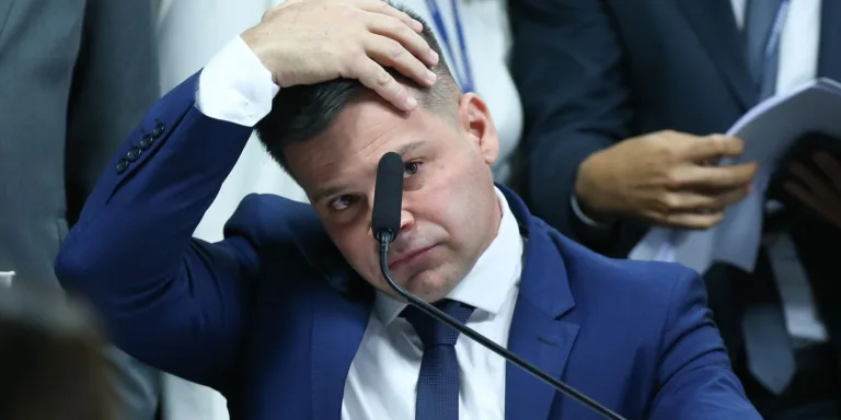 Tornozeleira de Silvinei ficou sem sinal na madrugada de Natal, diz PF