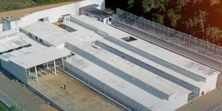 Após fuga, autoridades procuram 12 detentos de prisão em Maués (AM)