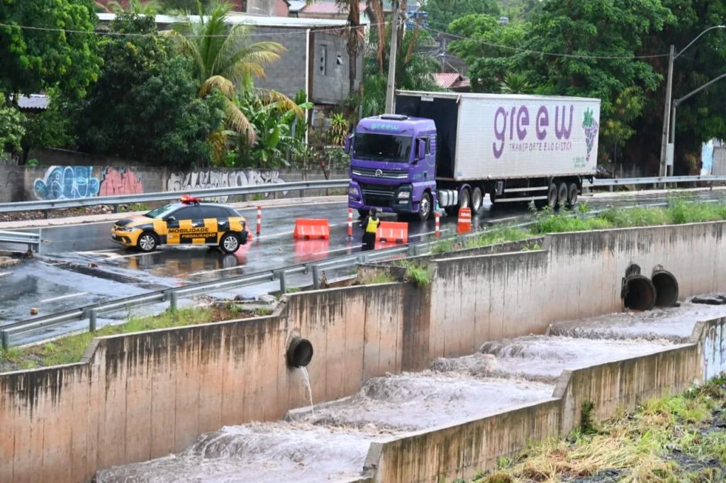 Saiba quais são as ferramentas de alertas da Defesa Civil durante as chuvas