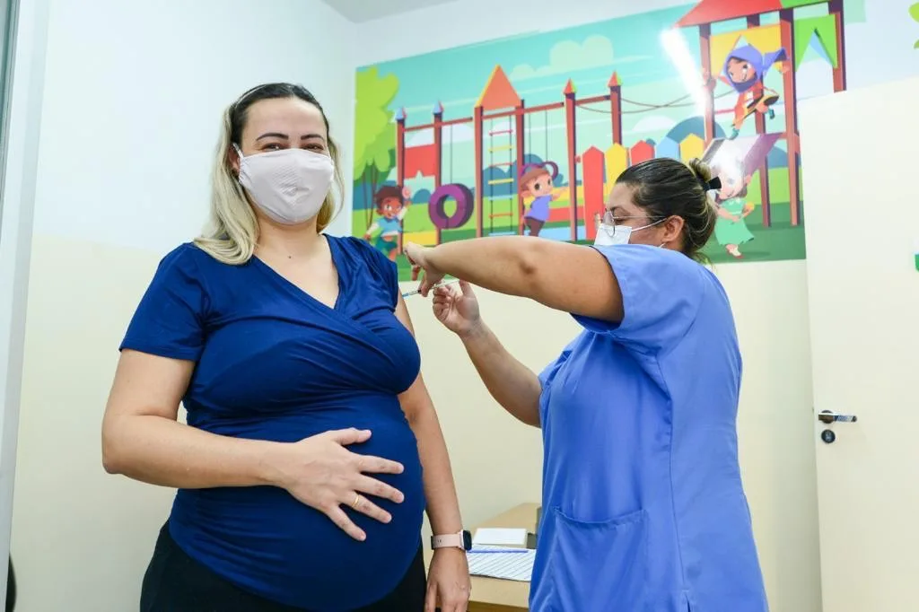 Goiânia Aplica Mais de 1.300 Doses da Vacina Contra Bronquiolite em 10 Dias