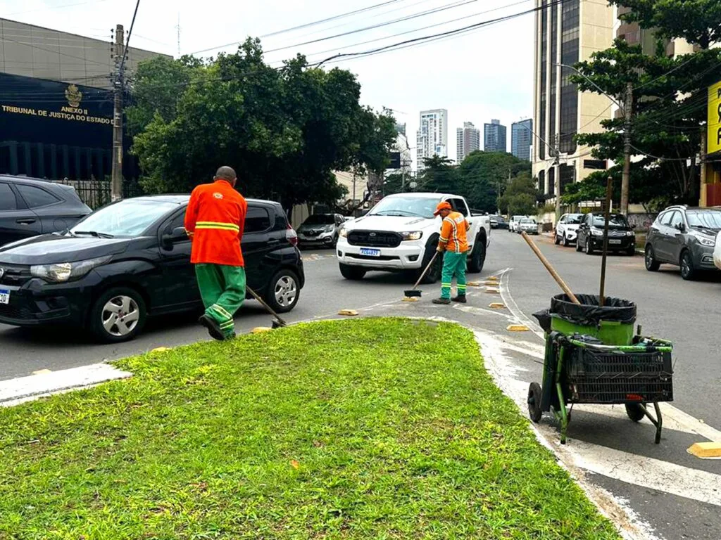 Comurg tem aprovação na qualidade de varrição manual e chega a 1,6 milhão de quilômetros de vias em 2025