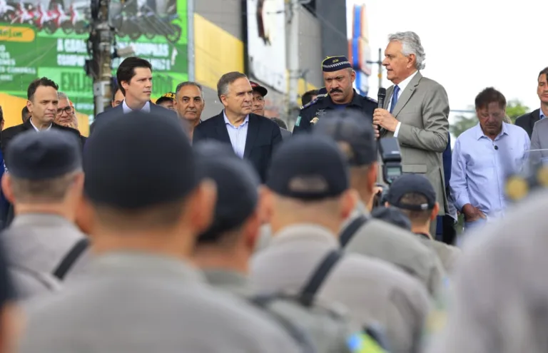 Helicóptero reforça segurança na Operação Natal Seguro