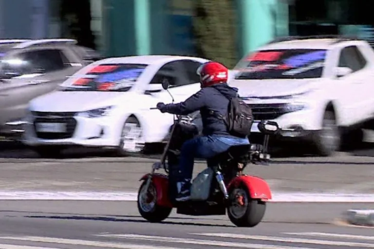 Novas regras para ciclomotores: o que você precisa saber para regularizar sua scooter elétrica