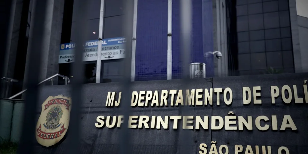 PF faz operação contra ataques cibernéticos a deputados federais