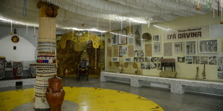 Racismo religioso: 76% dos terreiros no Brasil sofreram violências