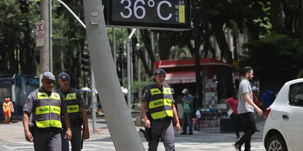 Com calor, governo de São Paulo emite alerta para economia de água