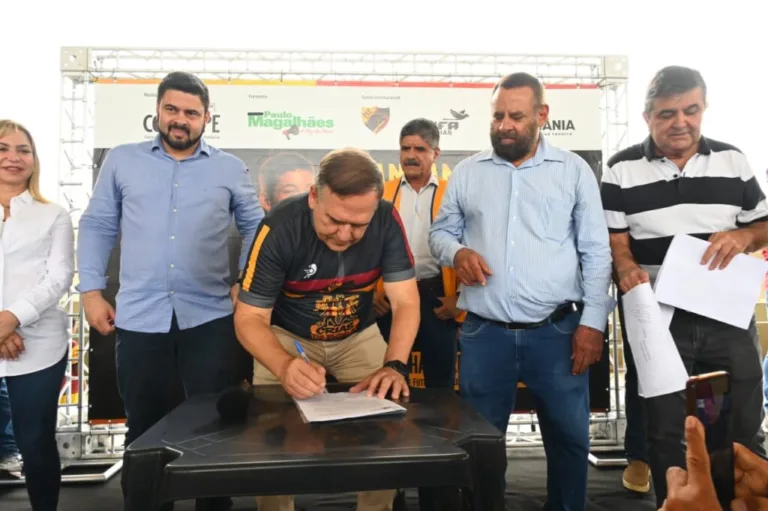 Mabel participa do aniversário do Setor Pedro Ludovico e autoriza início da recuperação de asfalto no bairro