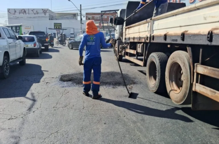 Prefeitura intensifica operação tapa-buracos e supera 14 mil reparos em um mês