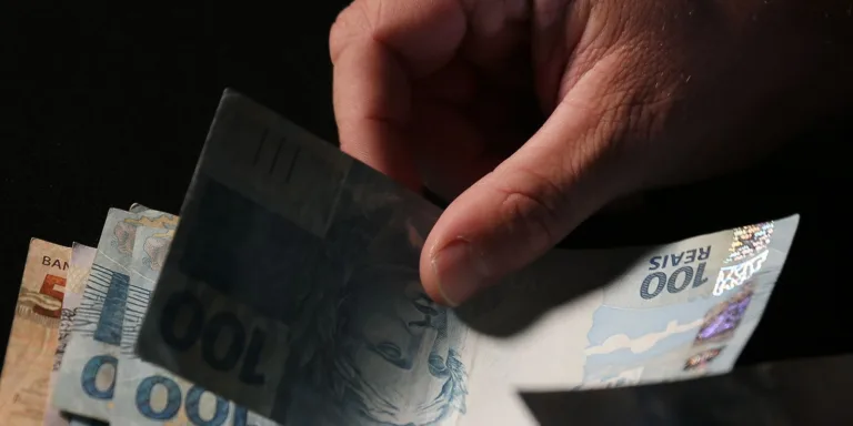 Lei do salário mínimo, que faz 90 anos, organizou relações de trabalho