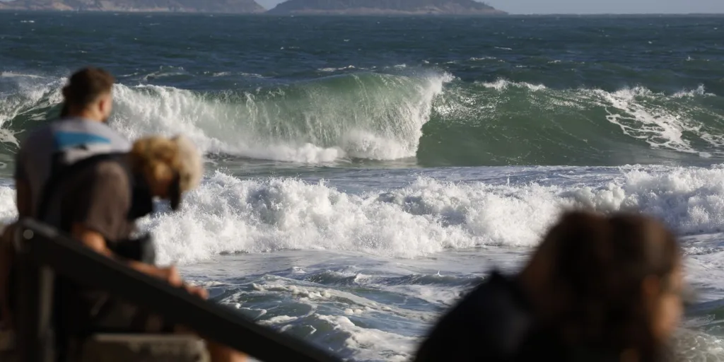 Defesa Civil confirma manutenção do alerta de ressaca em praias do Rio