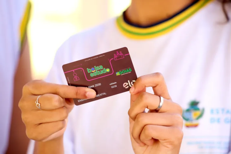 Governo de Goiás alerta estudantes para prazo dos saldos do cartão Bolsa Estudo