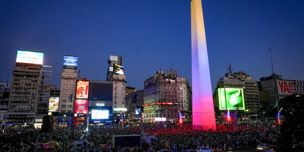 Venezuelanos no exterior reagem a ataque dos EUA e queda de Maduro