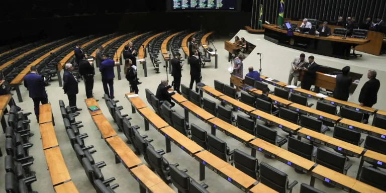 Edital para policial legislativo da Câmara sai em janeiro, diz Motta