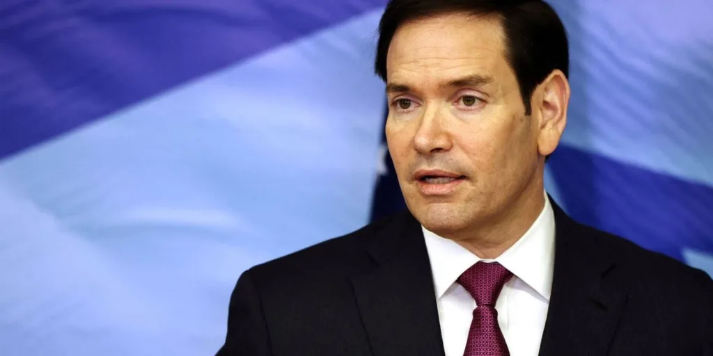 Sem provas, Rubio acusa Maduro de chefiar organização narcoterrorista