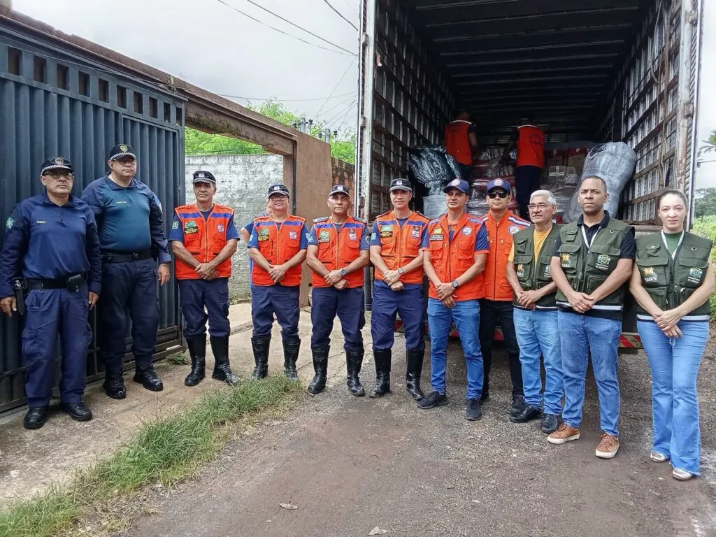 Prefeitura de Goiânia entrega itens essenciais a famílias afetadas pelas chuvas no Jardim Mirabel