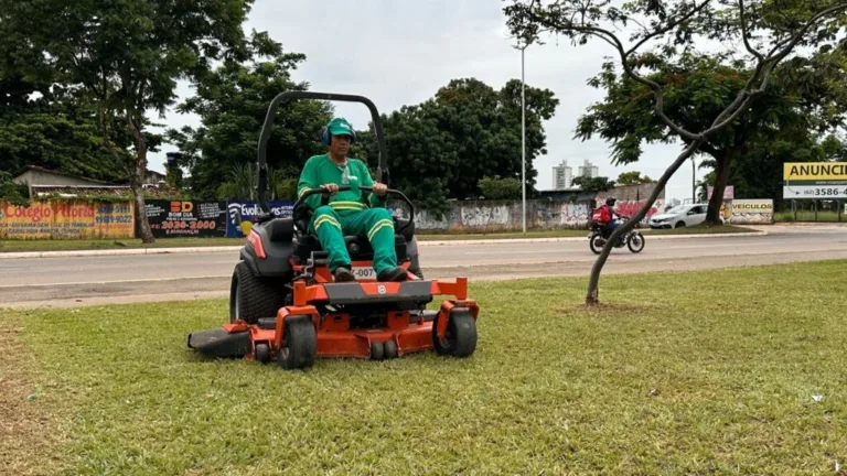 Prefeitura inicia força-tarefa de roçagem e poda para conter mato alto em Goiânia