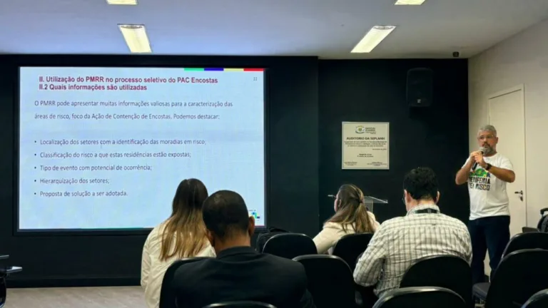 Servidores da Prefeitura de Goiânia participam de capacitação para enfrentamento às áreas de risco da capital