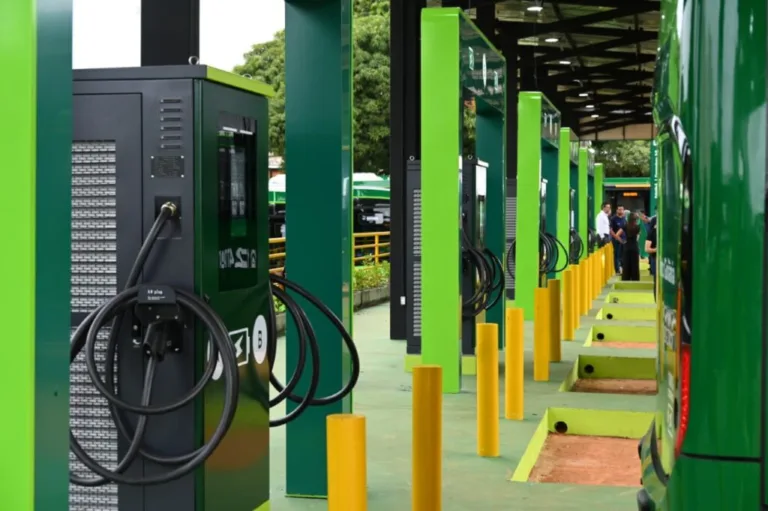 Mabel entrega novo Terminal da Praça A, ônibus elétricos e maior estação de recarga de veículos do Brasil: “nossa visão é atender bem o usuário”