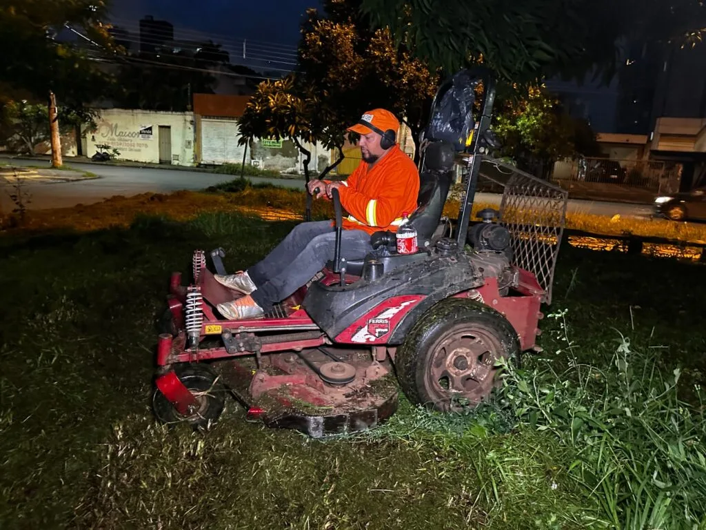 Comurg executa manutenção de praças e zeladoria no período noturno em Goiânia