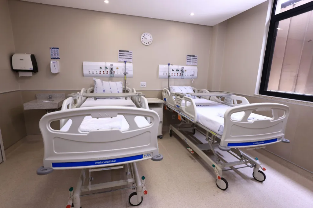 Sala de internação do novo HGG