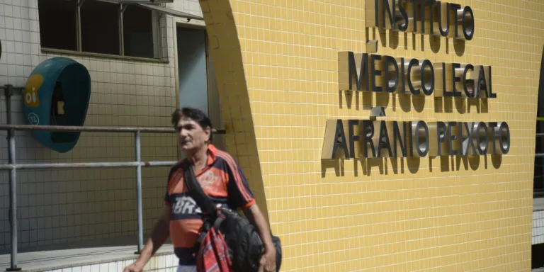 Corpo de adolescente é identificado e liberado pelo IML do Rio