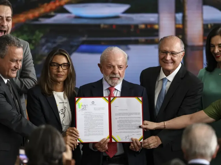 Lula veta PL da Dosimetria que amenizava penas do 8 de janeiro; Lewandowski renuncia ao Ministério da Justiça