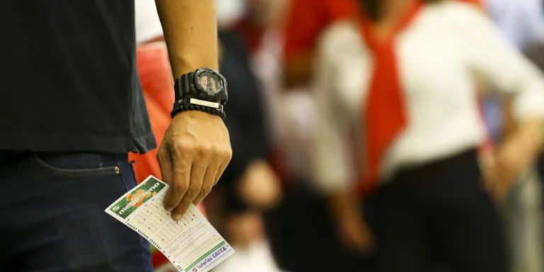 Mega-Sena acumula novamente e prêmio principal vai a R$ 115 milhões