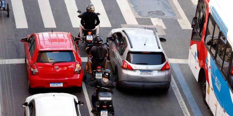 Saiba mais: regras para ciclomotores começam a valer nesta quinta
