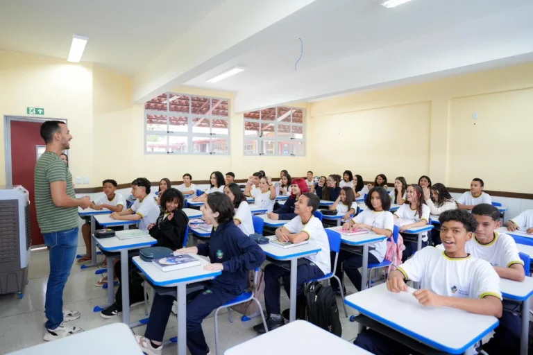 Inauguração de escola em Aparecida abre ano letivo de 2026