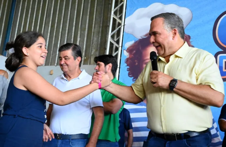 Mabel destaca investimentos em educação durante encerramento de Colônia de Férias na Região Noroeste