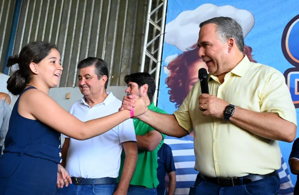 Mabel destaca investimentos em educação durante encerramento de Colônia de Férias na Região Noroeste