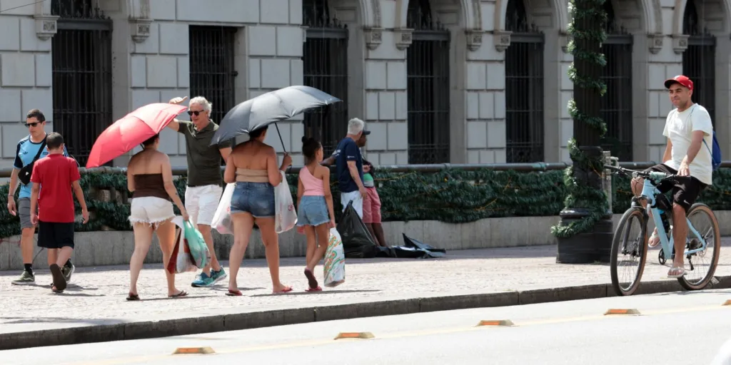 Temperatura pode chegar a 36°C no domingo em São Paulo