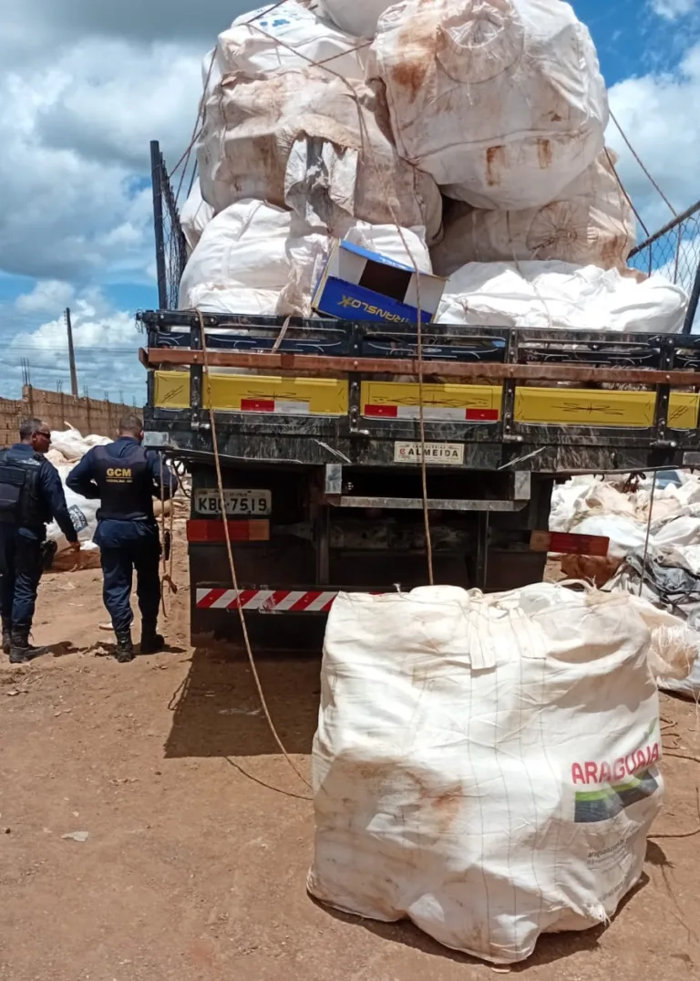 Agrodefesa apreende cerca de 10 toneladas de embalagens de agrotóxicos irregulares