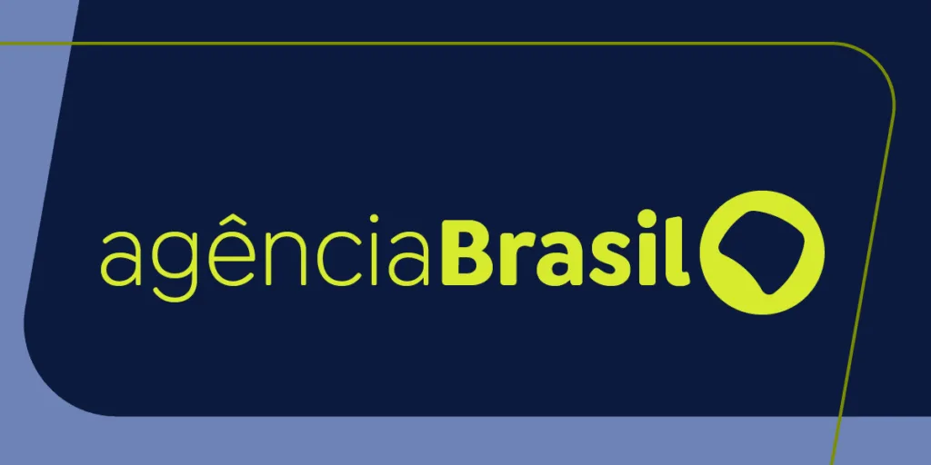 Corpo de terceira vítima de naufrágio no Rio Amazonas é enterrado