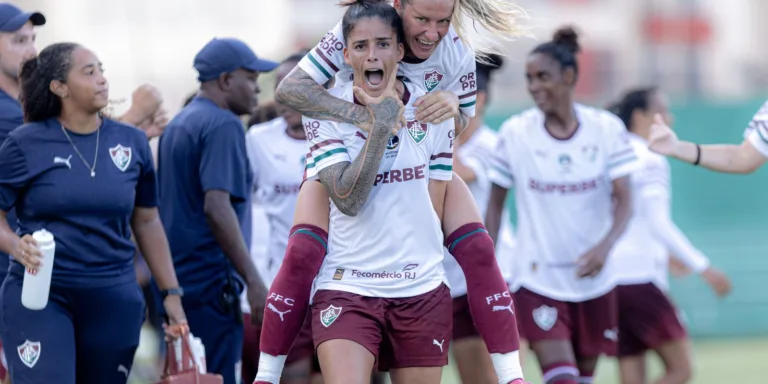Com gol no fim, Fluminense bate Vitória pelo Brasileirão Feminino