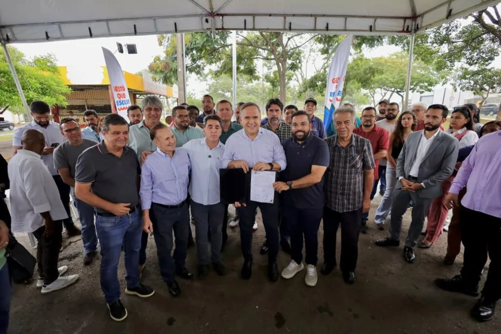 Prefeito Sandro Mabel assina ordem de serviço para recapeamento de bairros na Região Norte