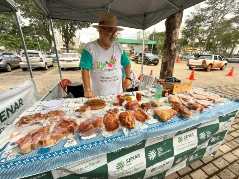 Prefeitura de Goiânia realiza feira para aproximar produtores da agricultura familiar e consumidores