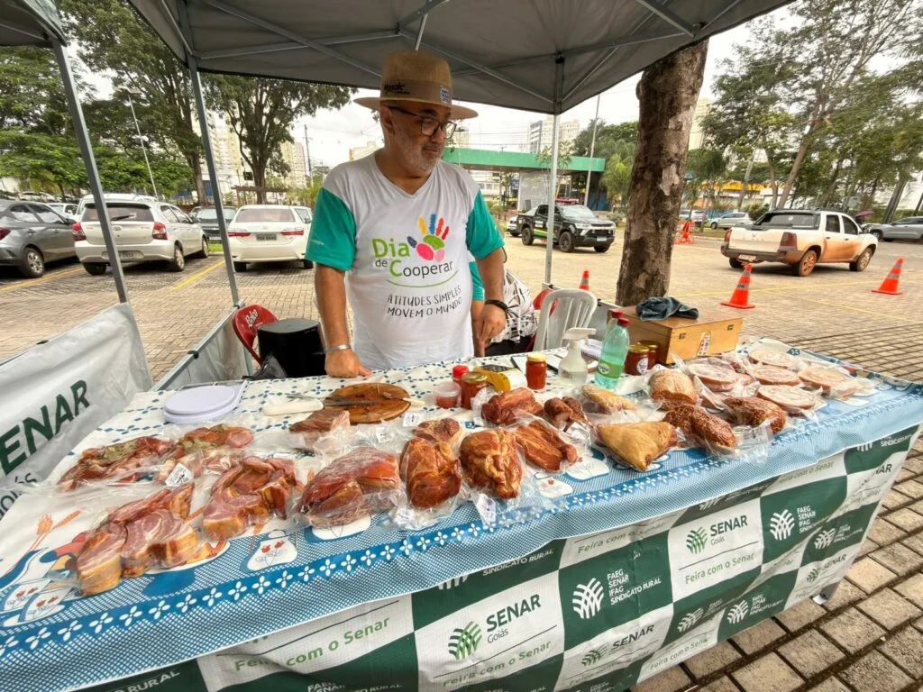 Prefeitura de Goiânia realiza feira para aproximar produtores da agricultura familiar e consumidores