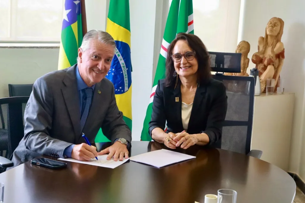 Governo de Goiás assina acordo com UFG para criação do Centro de Ciências e Tecnologia Mineral