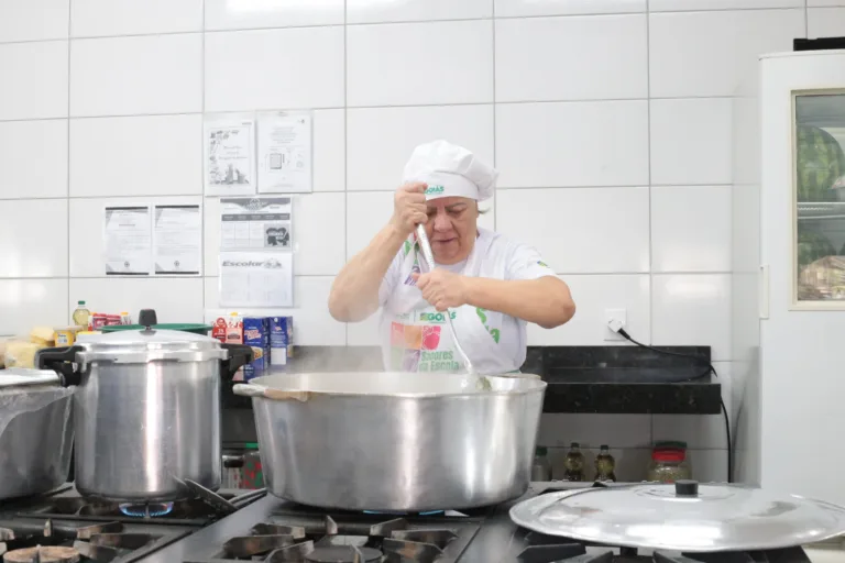 Investimentos históricos fortalecem merenda escolar em Goiás, constata TCE