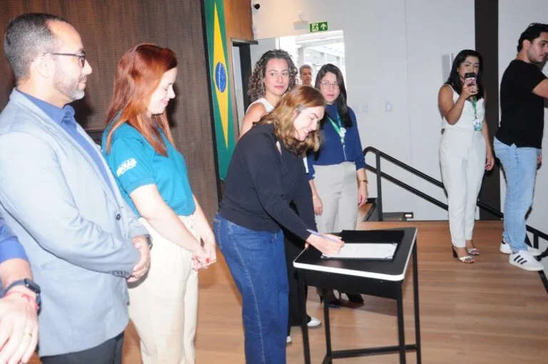 Lançamento da Campanha Bullying não compensa