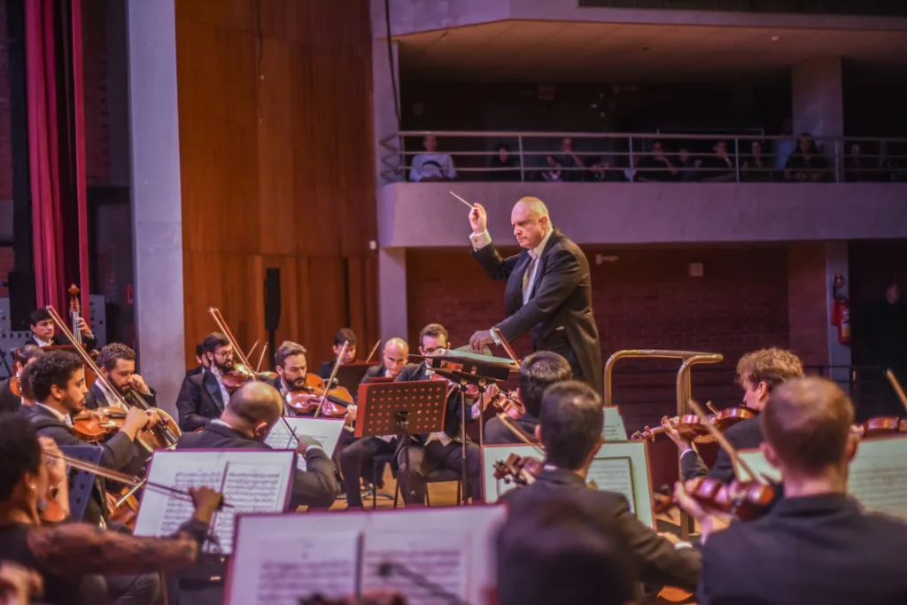 Governo reajusta salários de professores das Escolas do Futuro e músicos da Filarmônica