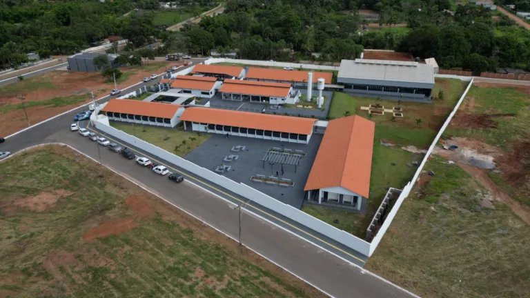 Inaugurada escola padrão século XXI em Hidrolândia